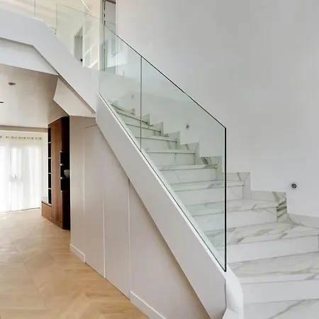 5br 4ba Duplex Services In La Madeleine - Opera París
