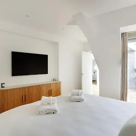 5br 4ba Duplex Services In La Madeleine - Opera * París