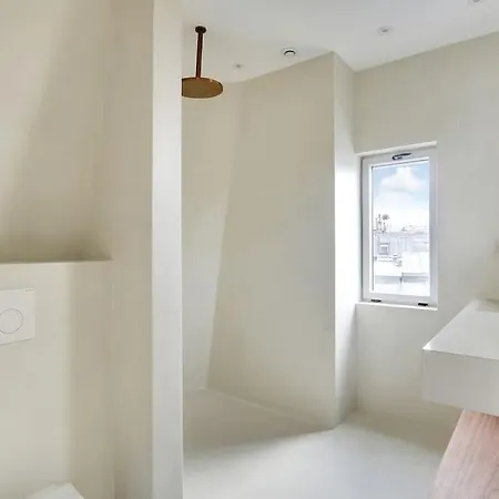 5br 4ba Duplex Services In La Madeleine - Opera
