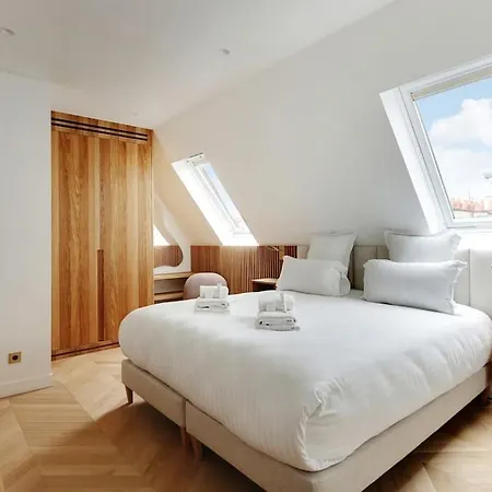 5br 4ba Duplex Services In La Madeleine - Opera *