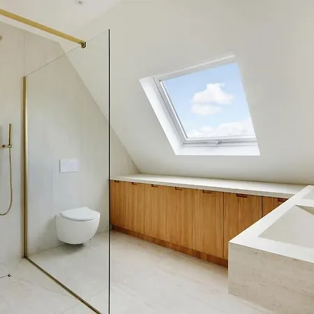5br 4ba Duplex Services In La Madeleine - Opera París