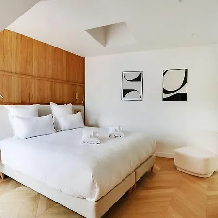 5br 4ba Duplex Services In La Madeleine - Opera Apartamento