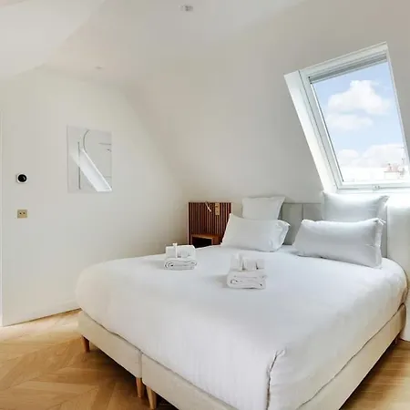 5br 4ba Duplex Services In La Madeleine - Opera Apartamento *